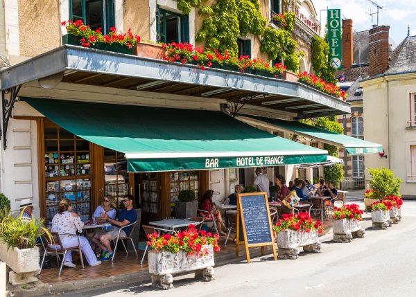 Hotel de France terrace bar al fresco informal dining
